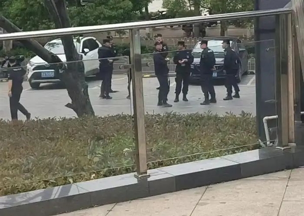 ԳӦԱбʹϵ˾Ա ûаżӰ