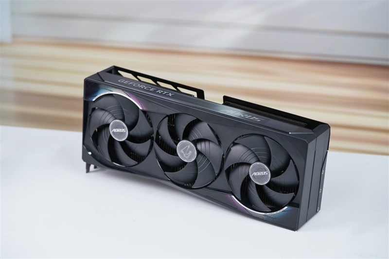 RTX 5070 Ti⣺ʺϸ߶ҵϷԿ 4K144Hz羺ʾ