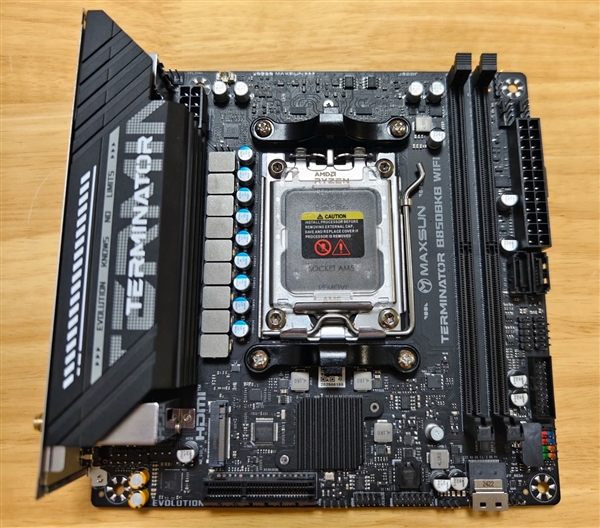 AMDƽ̨׿B850㡰塱PCIe x16װڱ