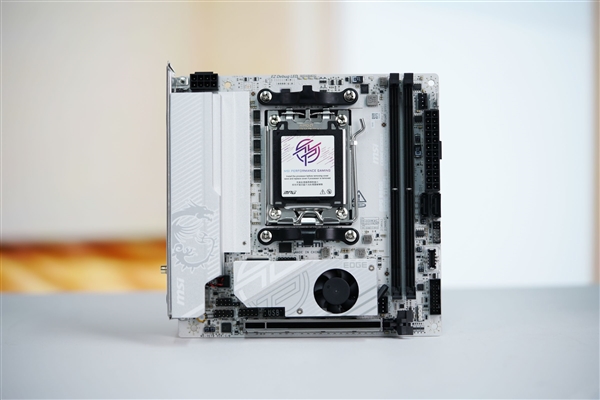ITXСǿ΢MPG B850I EDGE TI WIFIͼ