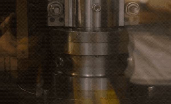 双色硬币的内芯和外环 是怎么嵌套在一起永不分离的_wishdown.com 双色硬币的内芯和外环 是怎么嵌套在一起永不分离的_wishdown.com