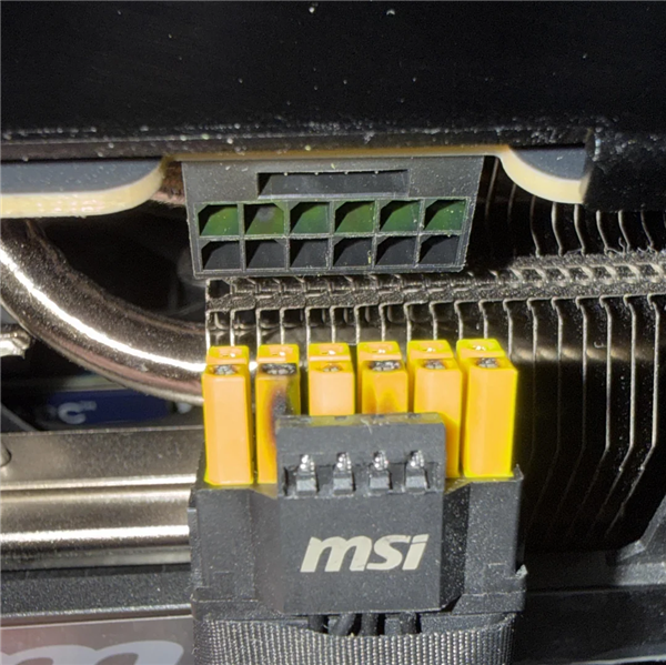 12V-2x6 16빩ӿֳ£RTX 5090Сʱջ