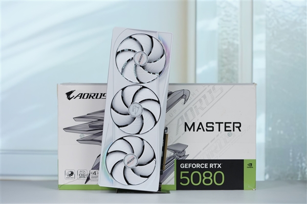 精美纯白设计!技嘉AUROS RTX 5080 MASTER ICE显卡图赏_wishdown.com 精美纯白设计!技嘉AUROS RTX 5080 MASTER ICE显卡图赏_wishdown.com
