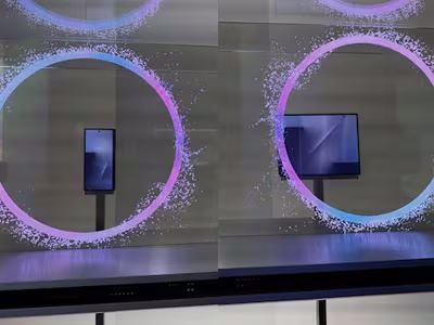 华为唯一对手:三星三折叠屏实机首次公开展出!采用内折方案_wishdown.com 华为唯一对手:三星三折叠屏实机首次公开展出!采用内折方案_wishdown.com