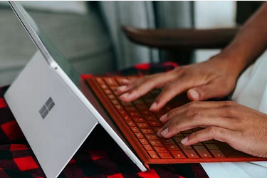 抖音的私信如何换种字体?私信文字怎么转语音?