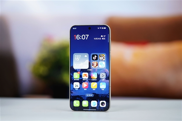 行业第一块165Hz高刷高分屏!一加15图赏_wishdown.com 行业第一块165Hz高刷高分屏!一加15图赏_wishdown.com