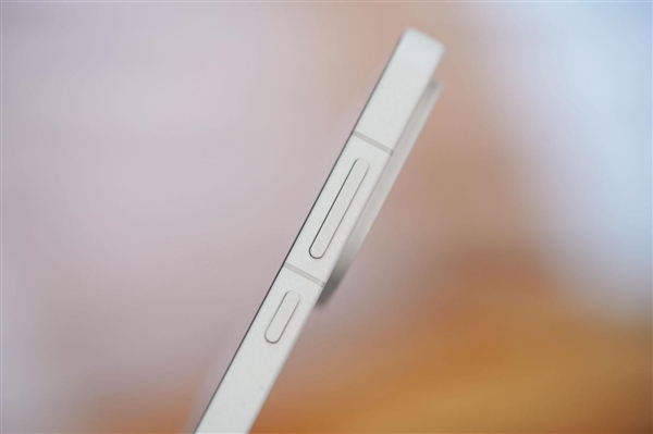 行业第一块165Hz高刷高分屏!一加15图赏_wishdown.com 行业第一块165Hz高刷高分屏!一加15图赏_wishdown.com