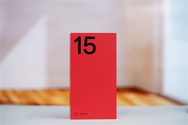 行业第一块165Hz高刷高分屏!一加15图赏_wishdown.com 行业第一块165Hz高刷高分屏!一加15图赏_wishdown.com