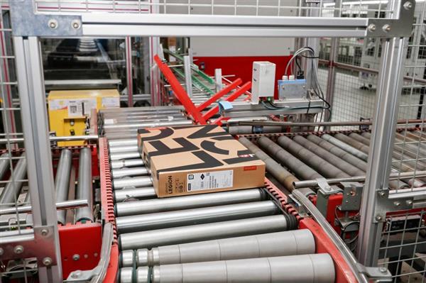 京东11.11探厂联想合肥智能制造基地 揭秘AIPC爆款产品如何“炼成”