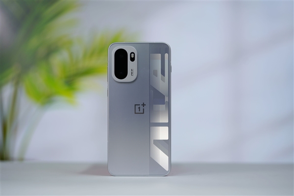 同档唯一165Hz超高刷直屏!一加Ace 6图赏_wishdown.com 同档唯一165Hz超高刷直屏!一加Ace 6图赏_wishdown.com