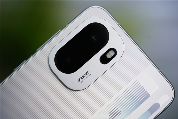 同档唯一165Hz超高刷直屏!一加Ace 6图赏_wishdown.com 同档唯一165Hz超高刷直屏!一加Ace 6图赏_wishdown.com