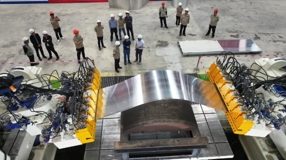 中国航空制造装备重大突破!世界最大蒙皮拉伸机通过验收_wishdown.com 中国航空制造装备重大突破!世界最大蒙皮拉伸机通过验收_wishdown.com