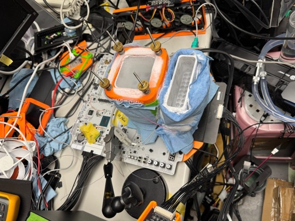 DDR5超频世界记录刷新!成功达成13034MT/s_wishdown.com DDR5超频世界记录刷新!成功达成13034MT/s_wishdown.com