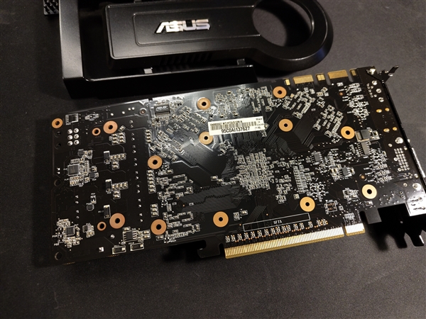 拆开后触目惊心!被吸烟者用了17年的9800GT显卡:看一眼感觉要得肺癌_wishdown.com 拆开后触目惊心!被吸烟者用了17年的9800GT显卡:看一眼感觉要得肺癌_wishdown.com