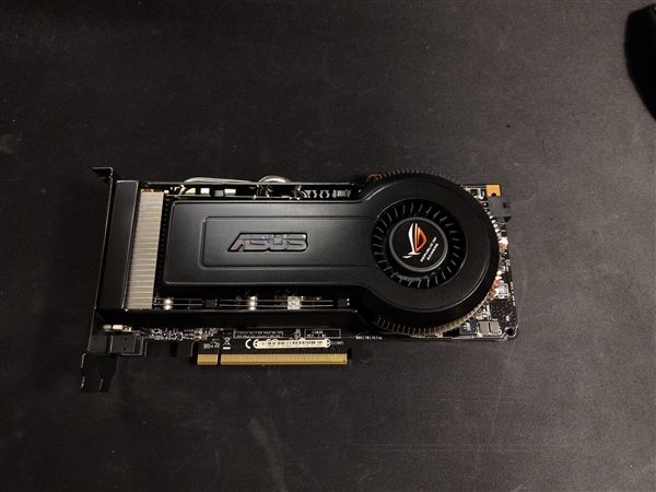 拆开后触目惊心!被吸烟者用了17年的9800GT显卡:看一眼感觉要得肺癌_wishdown.com 拆开后触目惊心!被吸烟者用了17年的9800GT显卡:看一眼感觉要得肺癌_wishdown.com