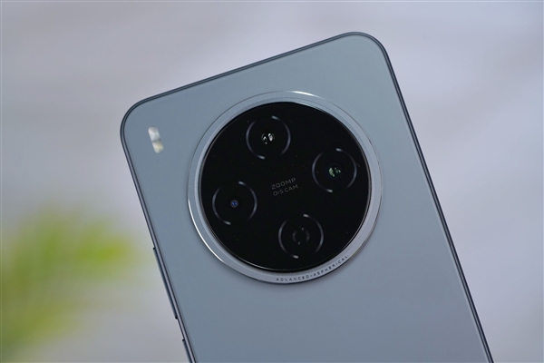 2亿像素旗舰主摄!vivo Y500 Pro图赏_wishdown.com 2亿像素旗舰主摄!vivo Y500 Pro图赏_wishdown.com