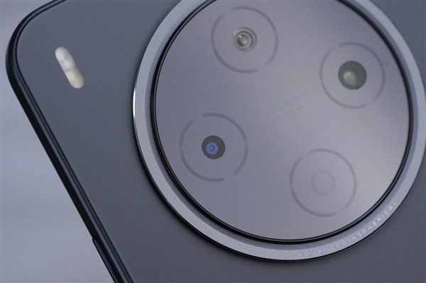 2亿像素旗舰主摄!vivo Y500 Pro图赏_wishdown.com 2亿像素旗舰主摄!vivo Y500 Pro图赏_wishdown.com