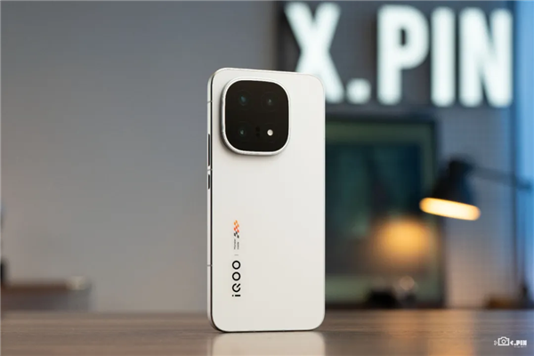 便宜大几百 配置却更顶!子品牌手机开始“骑脸”自家大哥了_wishdown.com 便宜大几百 配置却更顶!子品牌手机开始“骑脸”自家大哥了_wishdown.com