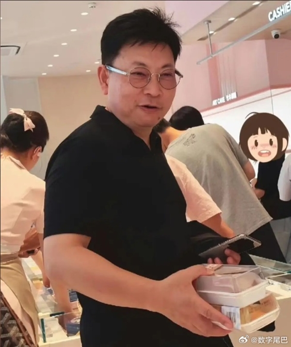 首发新麒麟!华为Mate X7全新外观揭晓_wishdown.com 首发新麒麟!华为Mate X7全新外观揭晓_wishdown.com