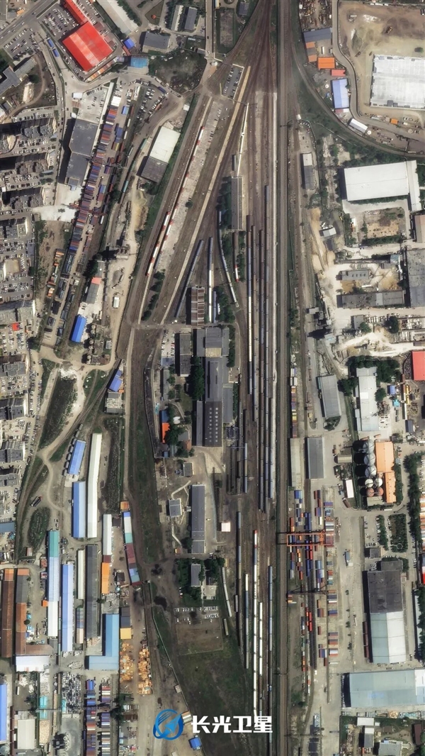 卫星图看蒙古国首都乌兰巴托:严重割裂、南北完全两个世界_wishdown.com 卫星图看蒙古国首都乌兰巴托:严重割裂、南北完全两个世界_wishdown.com