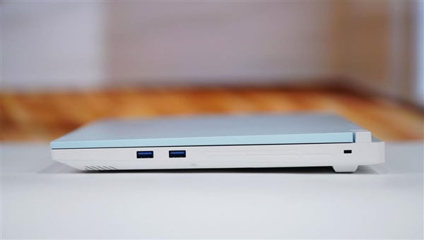 锐龙R9-9850HX万元本!雷神猎刃S游戏本图赏_wishdown.com 锐龙R9-9850HX万元本!雷神猎刃S游戏本图赏_wishdown.com