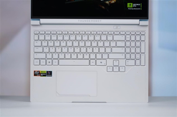 锐龙R9-9850HX万元本!雷神猎刃S游戏本图赏_wishdown.com 锐龙R9-9850HX万元本!雷神猎刃S游戏本图赏_wishdown.com