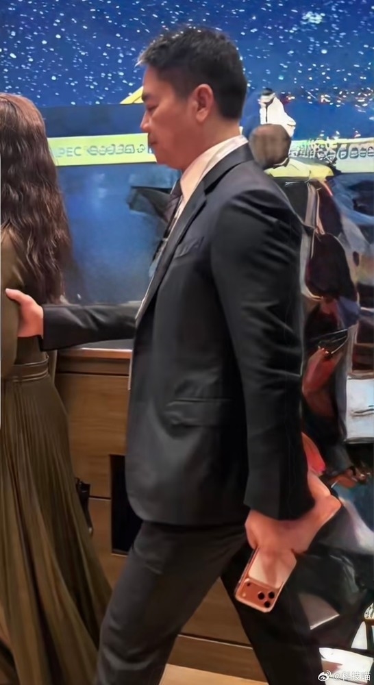 马云和刘强东都用上了iPhone 17 Pro Max 这些明星也在用_wishdown.com 马云和刘强东都用上了iPhone 17 Pro Max 这些明星也在用_wishdown.com