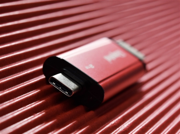 金士顿Dual Portable双接口移动固态硬盘上手:速度起飞 达到1050MB/s_wishdown.com 金士顿Dual Portable双接口移动固态硬盘上手:速度起飞 达到1050MB/s_wishdown.com