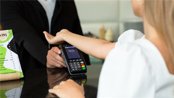 美国魔术师手掌植入芯片 但他忘记了密码_wishdown.com 美国魔术师手掌植入芯片 但他忘记了密码_wishdown.com