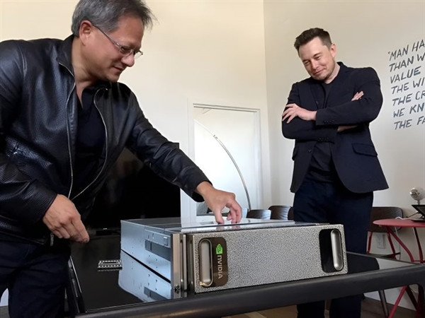 ѫ͸¶¡NVIDIA׿AIֻ˹˸µ