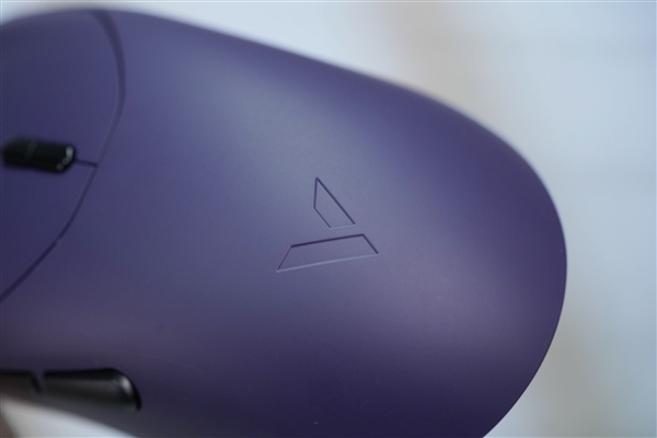 最快按键速度!雷柏VT9 MAX二代鼠标图赏_wishdown.com 最快按键速度!雷柏VT9 MAX二代鼠标图赏_wishdown.com