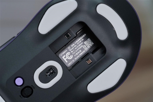 最快按键速度!雷柏VT9 MAX二代鼠标图赏_wishdown.com 最快按键速度!雷柏VT9 MAX二代鼠标图赏_wishdown.com