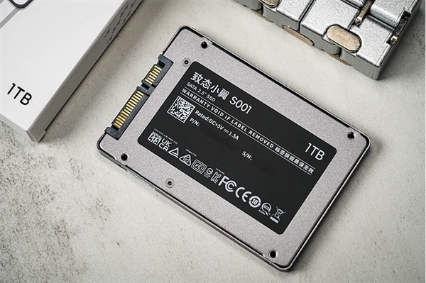 致态小翼S001固态硬盘上手:老机型升级效果立竿见影_wishdown.com 致态小翼S001固态硬盘上手:老机型升级效果立竿见影_wishdown.com