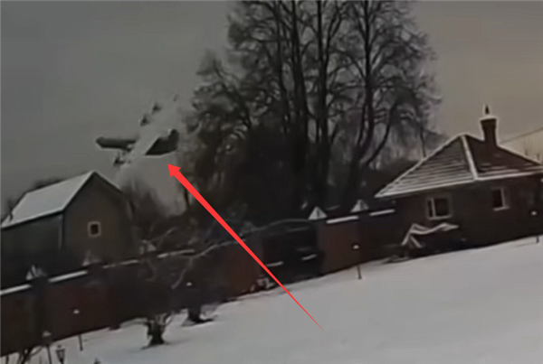 机龄超50年 俄罗斯安-22运输机坠毁画面曝光:空中直接折成两截_wishdown.com 机龄超50年 俄罗斯安-22运输机坠毁画面曝光:空中直接折成两截_wishdown.com