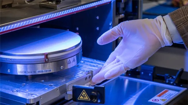 оƬ���١���ƽ���������Ŷ�����׿ŵ�Ƭ3DоƬ������4����Խ