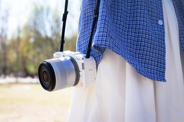 ���ȫ�ܴ����콢�ǳ�������R50V��Ƚ�����ר��Vlog��ֱ����ȫ��ѡ��