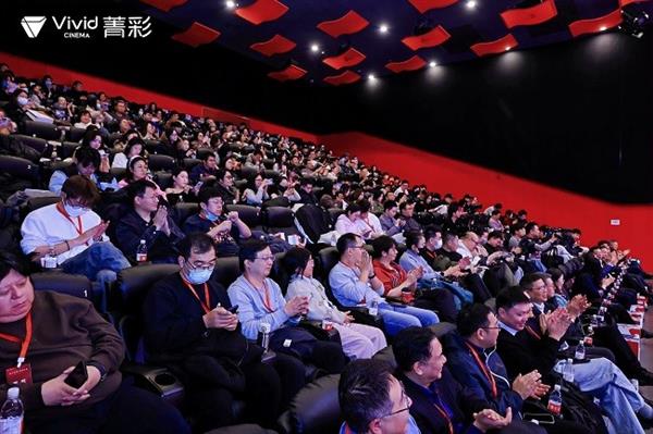 ���ڿ��������θ����ӵ�Կ�׿ۡ���ݼ��Vivid�����ӳ��µġ�ɽ�ӹ��ˡ�