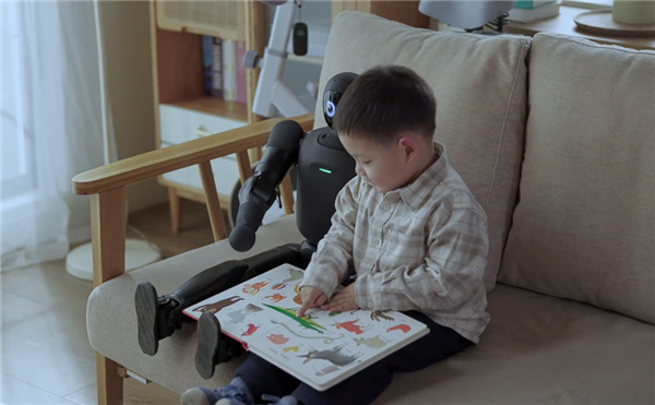 “稚晖君”发布全球首个个人机器人:轻松塞进背包拎着就能走_wishdown.com “稚晖君”发布全球首个个人机器人:轻松塞进背包拎着就能走_wishdown.com