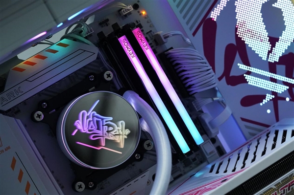 ��ӰѤ����KEYMOS��Ħ˼�����׵�DDR5�ڴ�16GBx2 6000MHzͼ��