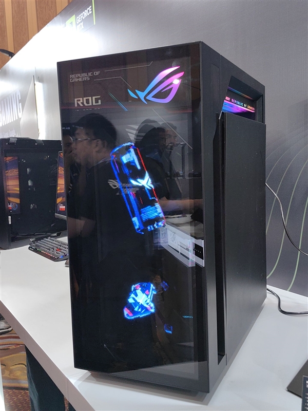 华硕梦幻电竞旗舰!ROG枪神10X台式机惊艳首秀:首创全息投影颜值无敌_wishdown.com 华硕梦幻电竞旗舰!ROG枪神10X台式机惊艳首秀:首创全息投影颜值无敌_wishdown.com