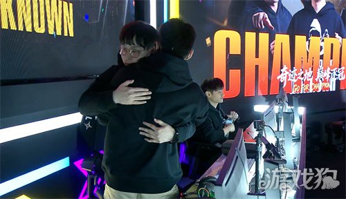 ����ͷ����UNKNOWN����FSPL�ܹھ�