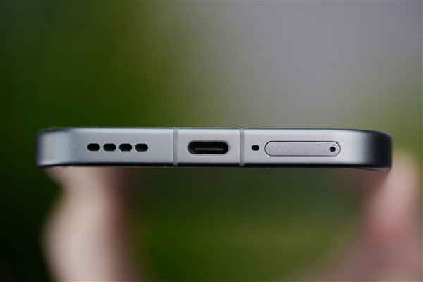 透明RGB光环 辨识度拉满!真我Neo8图赏_wishdown.com 透明RGB光环 辨识度拉满!真我Neo8图赏_wishdown.com