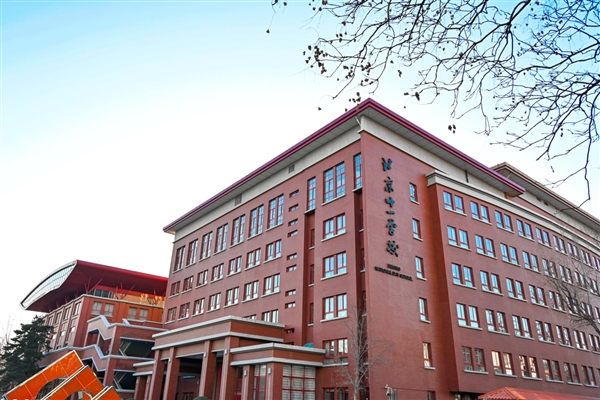 �����׸�AI����ʵѵ���أ�Ħ���߳����ϱ�����ʮһѧУ���ܴ����˲�����