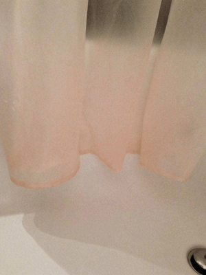 可怕!为什么马桶里总是有一圈红色啊?_wishdown.com 可怕!为什么马桶里总是有一圈红色啊?_wishdown.com