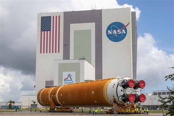 ���Ϻ�����Ӱ�� �����������·��������Ƴ�