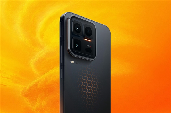 iQOO 15 Ultra����Զ��Ԥ�ڣ�24+1TB�����ϻ� ��Ʒ������ҹ��ȥ����˿