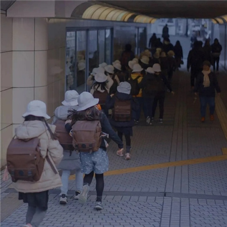 ����ǩ���˸�����������(��ѡ100��)