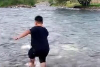 你这背景太假了是什么梗出处_wishdown.com 你这背景太假了是什么梗出处_wishdown.com