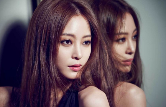 玩快手如何让两个视频拼成一个?快手两个视频做成一个作品方法_wishdown.com 玩快手如何让两个视频拼成一个?快手两个视频做成一个作品方法_wishdown.com