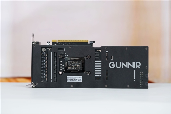 四张英特尔锐炫Pro B60显卡加持!长城世恒X-AIGC工作站图赏_wishdown.com 四张英特尔锐炫Pro B60显卡加持!长城世恒X-AIGC工作站图赏_wishdown.com